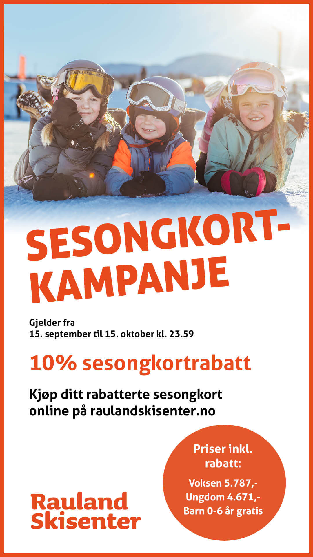 Barna koser seg i snøen, klar for sesongkortkampanje med 10% rabatt på Rauland Skisenter. Besøk raulandskisenter.no!