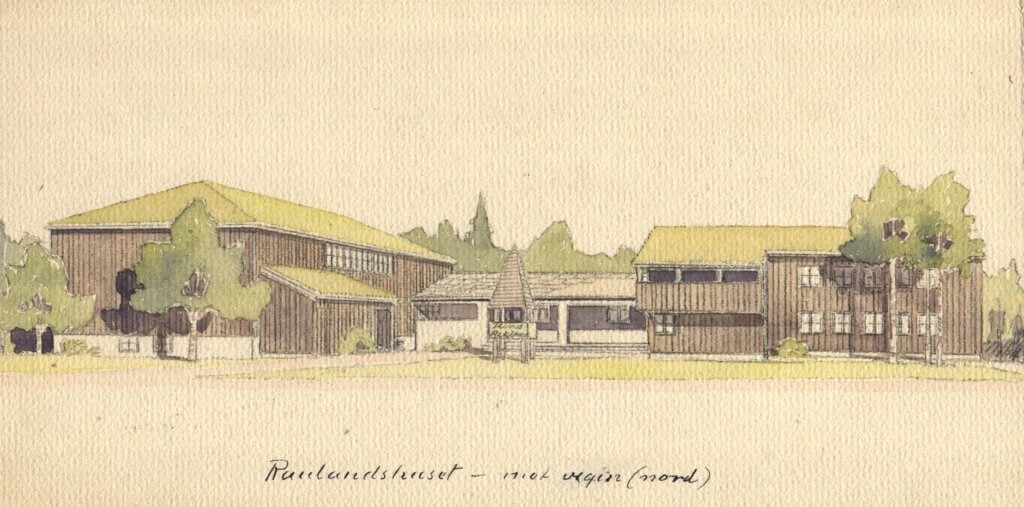 Illustrasjon av Randsvern leirsted med trebygninger og grøntområde, sett fra nord.