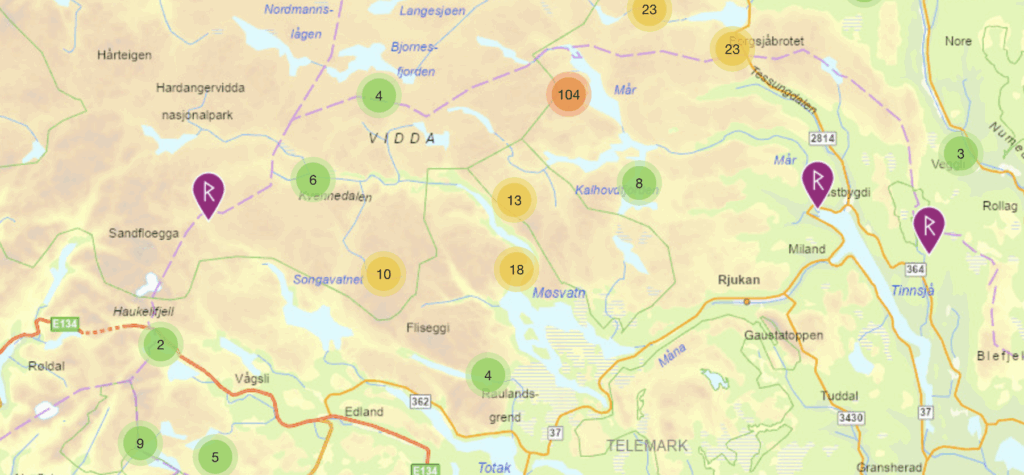 Kart over Hardangervidda nasjonalpark med fjelltopper og ruter, inkludert Rjukan og Rauland.