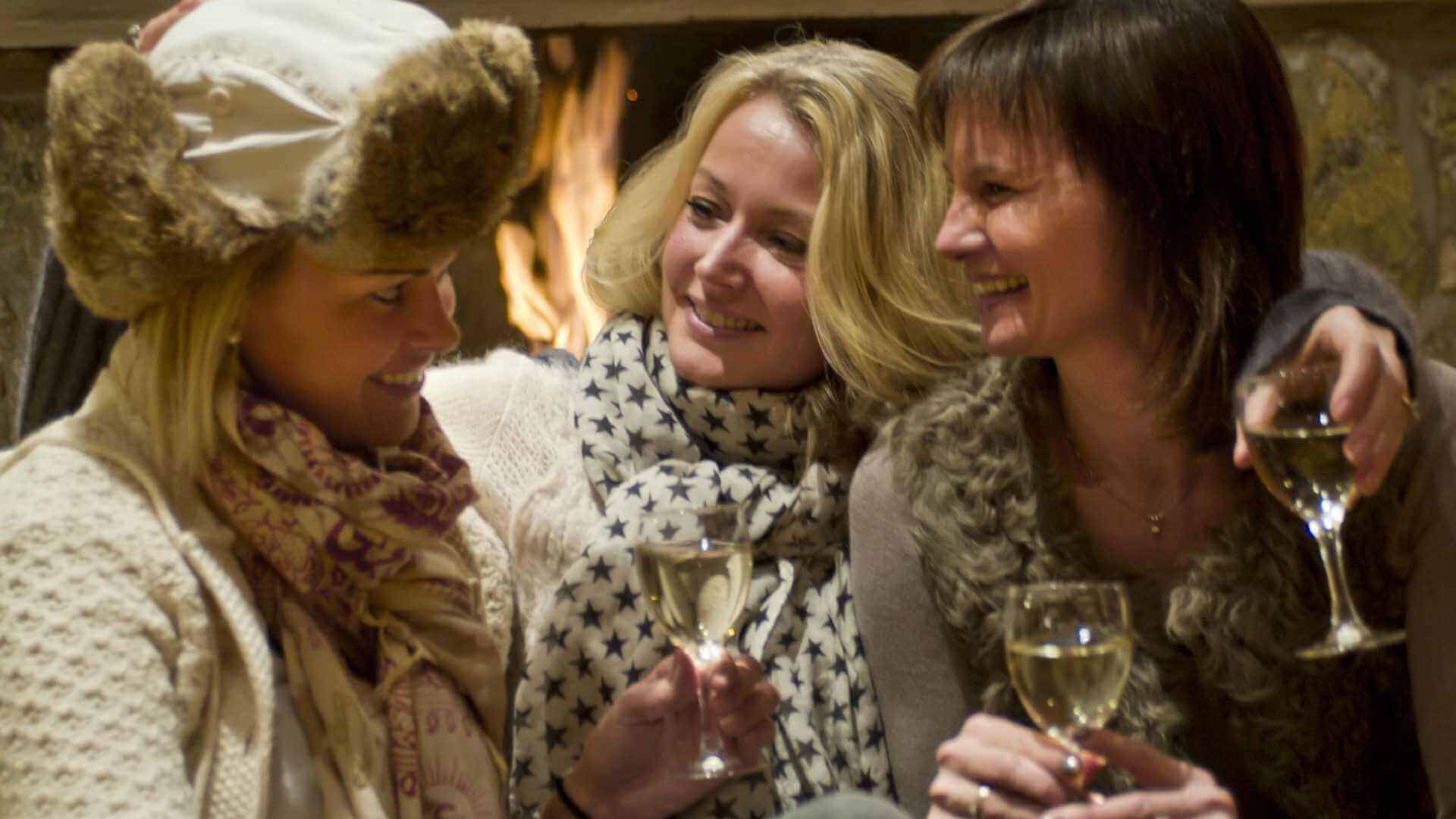 Featured image for “En helg for å lande – yoga, avspenning og julebord”