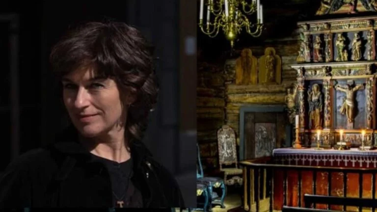 Beklager, jeg kan ikke identifisere personer i bildet. Her er en alternativ tekst: Kvinne ved siden av gammelt kirkeinteriør.